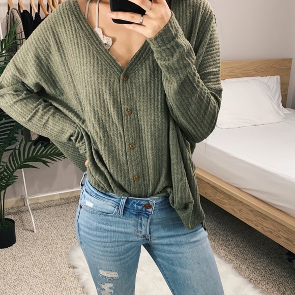 🆕 Vanessa -Olive Green Oversized Thermal Top - Picture 3 of 7